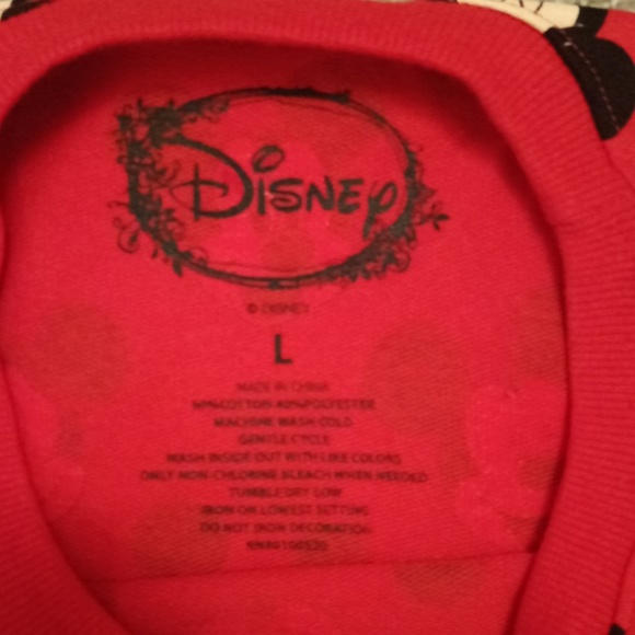 🚫SOLD🚫🆕 MICKEY MOUSE Sweatshirt - Picture 3 of 3